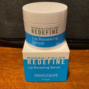 Rodan + Fields Refefine Lip renewing Serum capsules